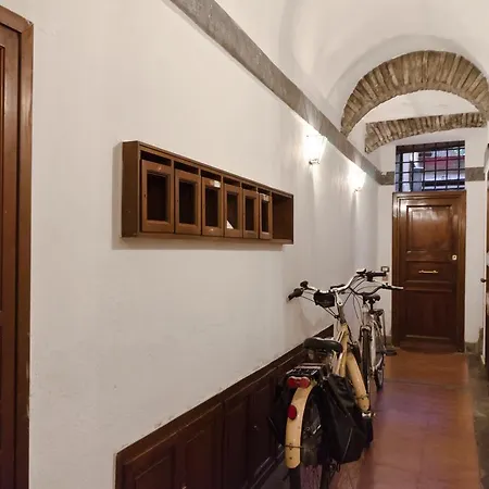 Rentopolis Vicolo Del Piede - Trastevere Apartment